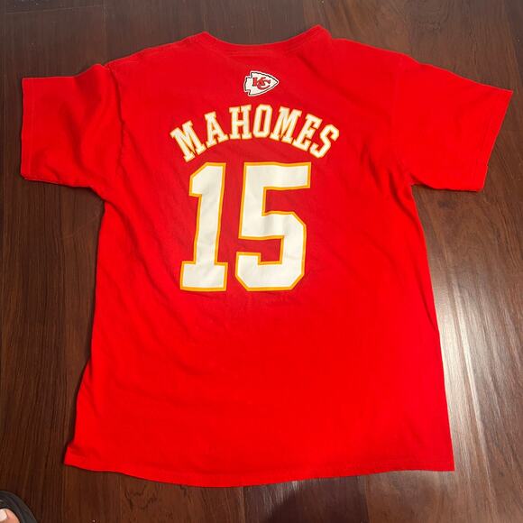 NFL Chiefs Mahomes Red T Shirt Kids  Sz XL-18/20 - Picture 3 of 6